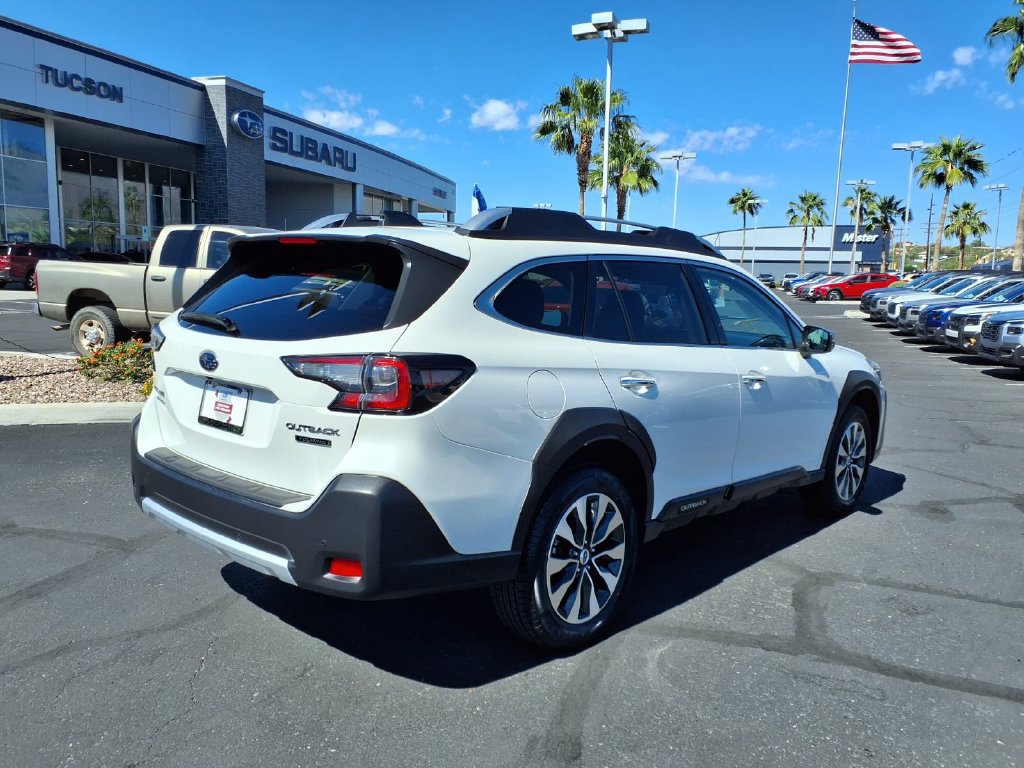 Used 2024 Subaru Outback Touring AWD/4WD image 11