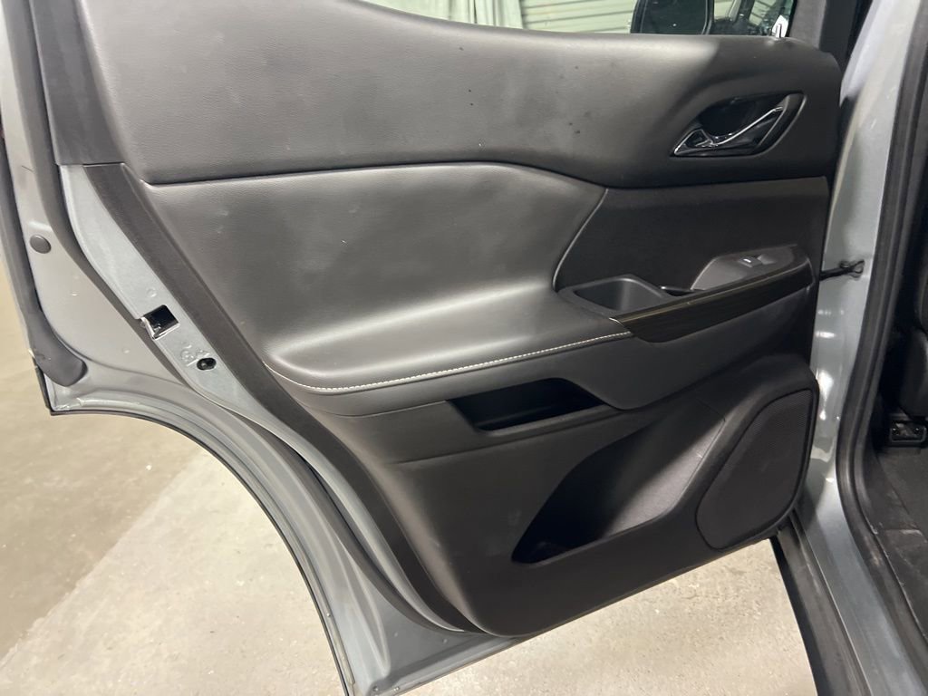 Used 2023 GMC Acadia SLT image 20