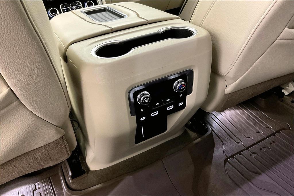 Used 2021 GMC Yukon Denali w/ Advanced Technology Package AWD/4WD image 10