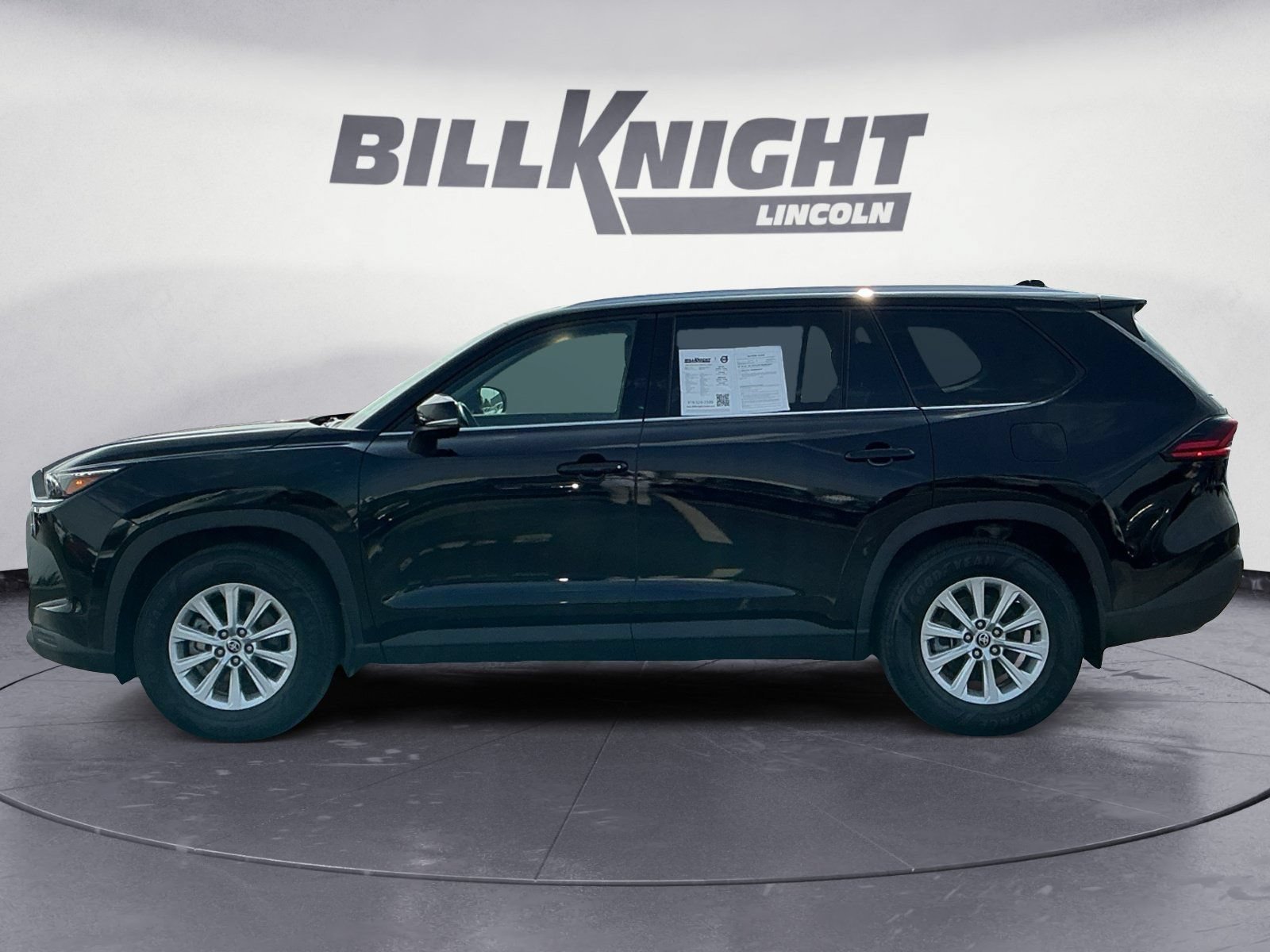 Used 2025 Toyota Grand Highlander AWD image 2
