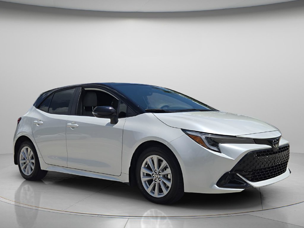 Used 2025 Toyota Corolla SE w/ SE Package FWD image 9