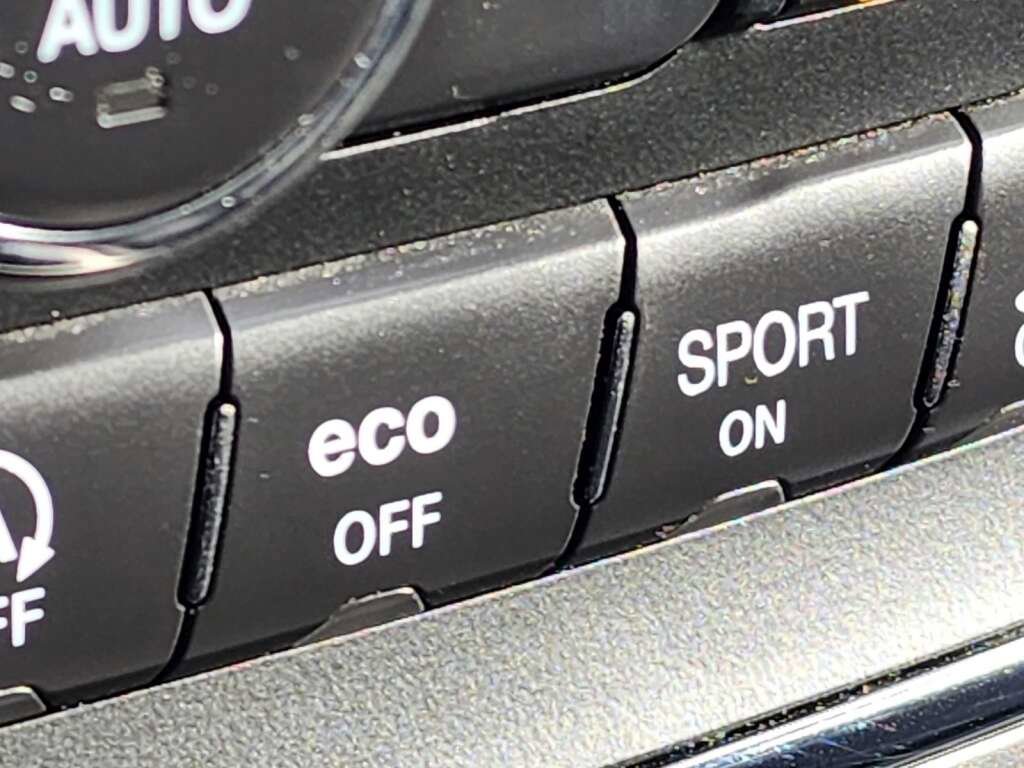 Used 2018 Jeep Grand Cherokee Trailhawk w/ Trailhawk Luxury Group image 28