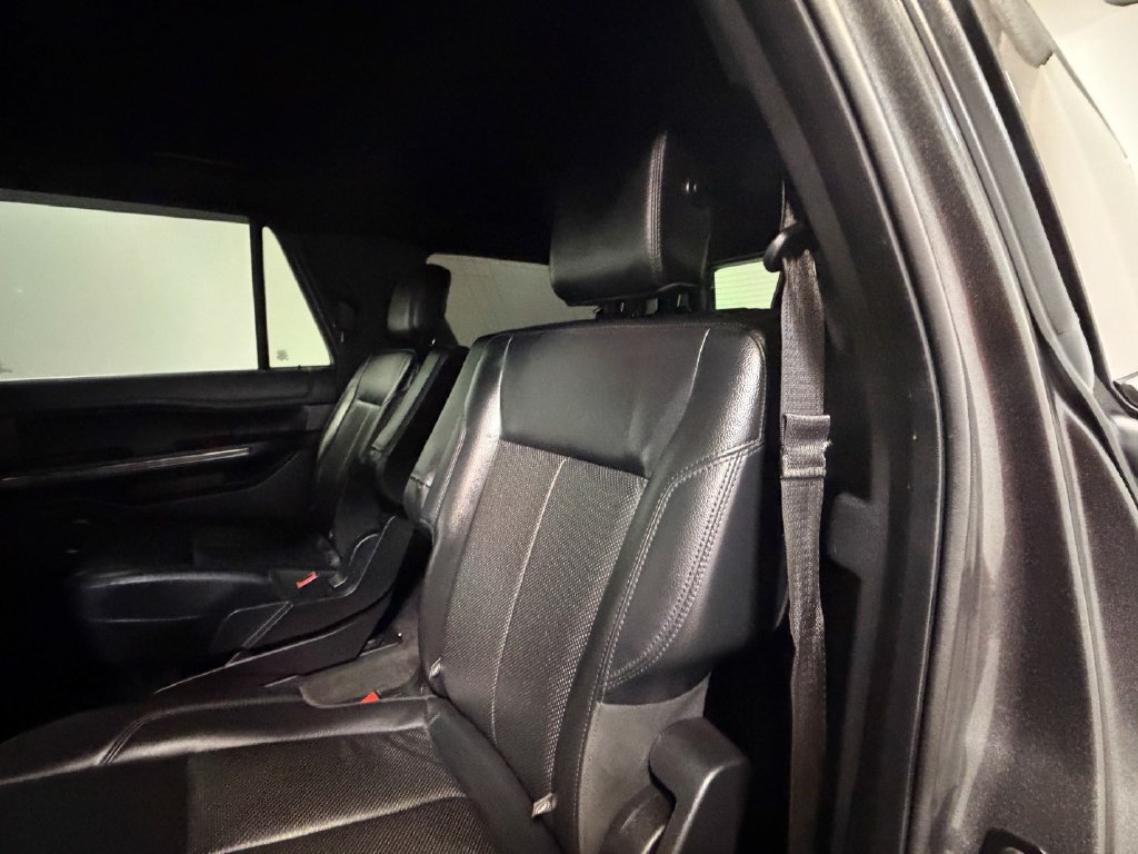 Used 2020 Ford Expedition Max XLT w/ Equipment Group 202A AWD/4WD image 48