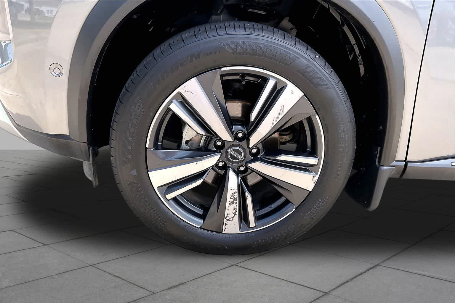 Used 2023 Nissan Rogue Platinum w/ Platinum Premium Package AWD/4WD image 11