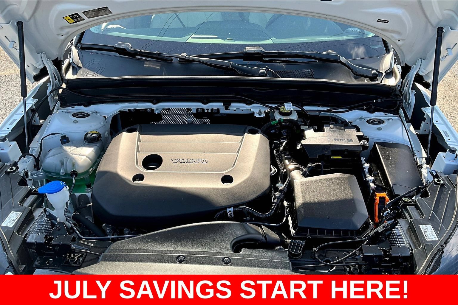 Used 2026 Volvo XC40 B5 Plus AWD/4WD image 38