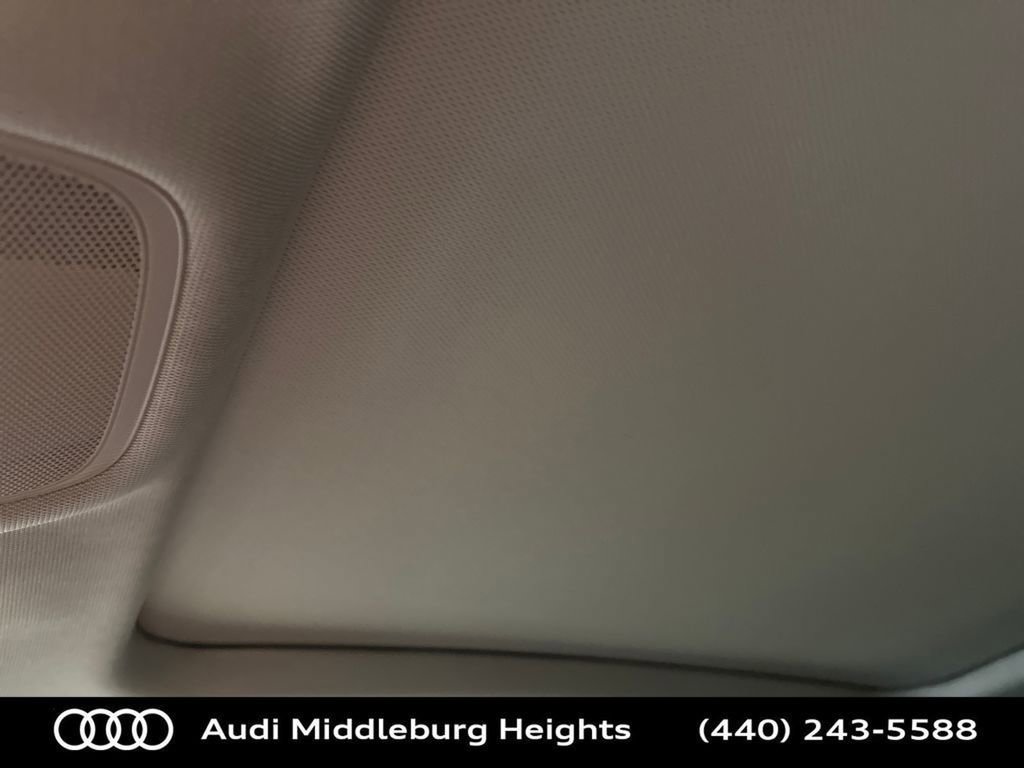 Used 2021 Audi e-tron Premium Plus w/ Premium Plus Package image 26