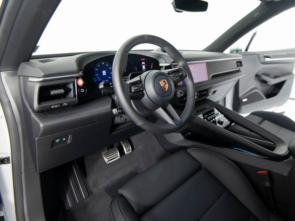 New 2026 Porsche Macan 4S Electric image 4