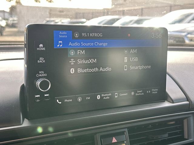 Used 2024 Honda Pilot TrailSport image 12