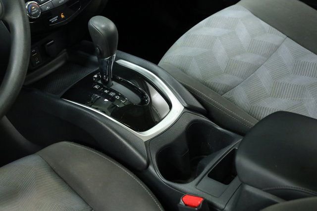 Used 2016 Nissan Rogue SV image 21