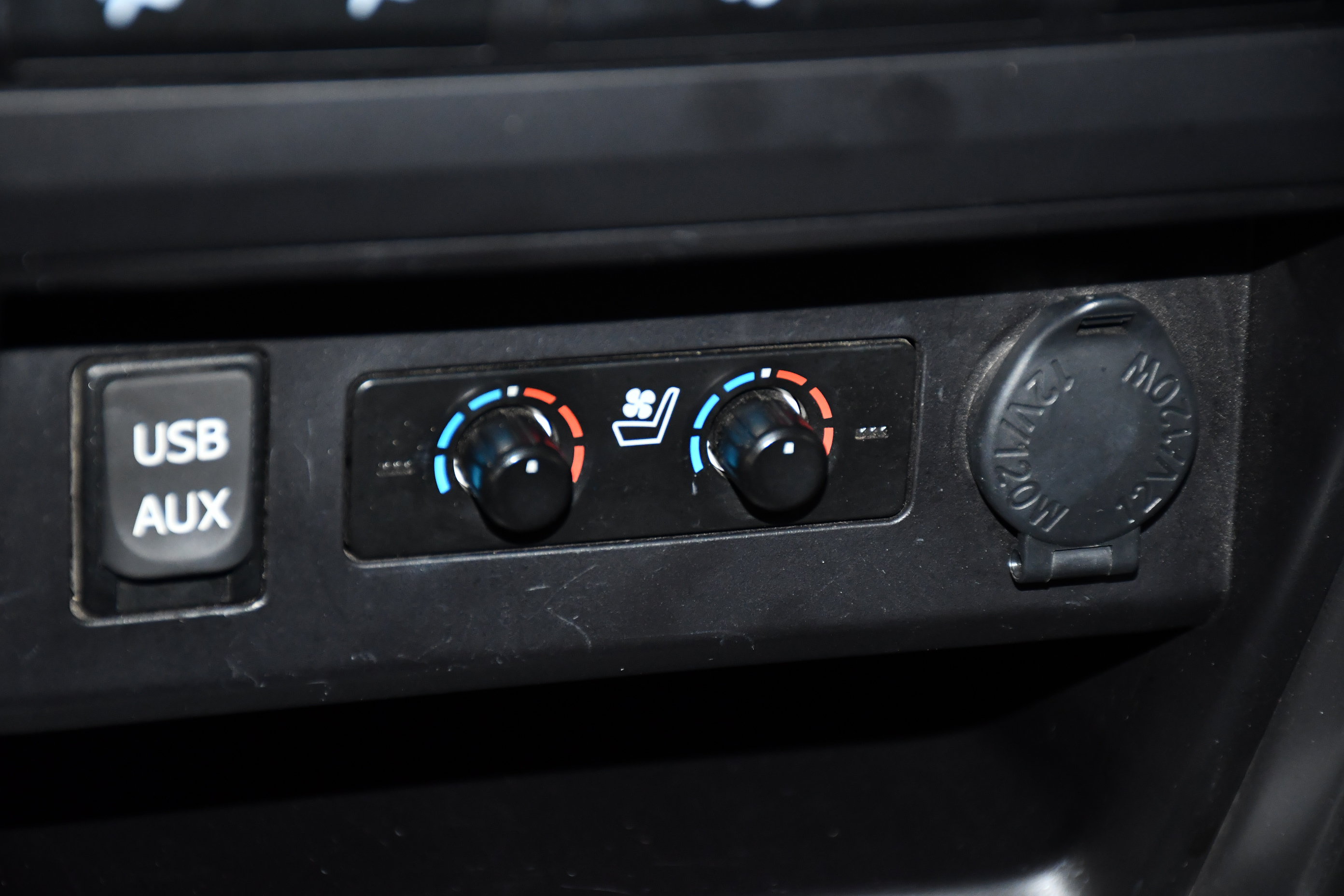 Used 2018 Toyota 4Runner Limited w/ Convenience Package AWD/4WD image 30