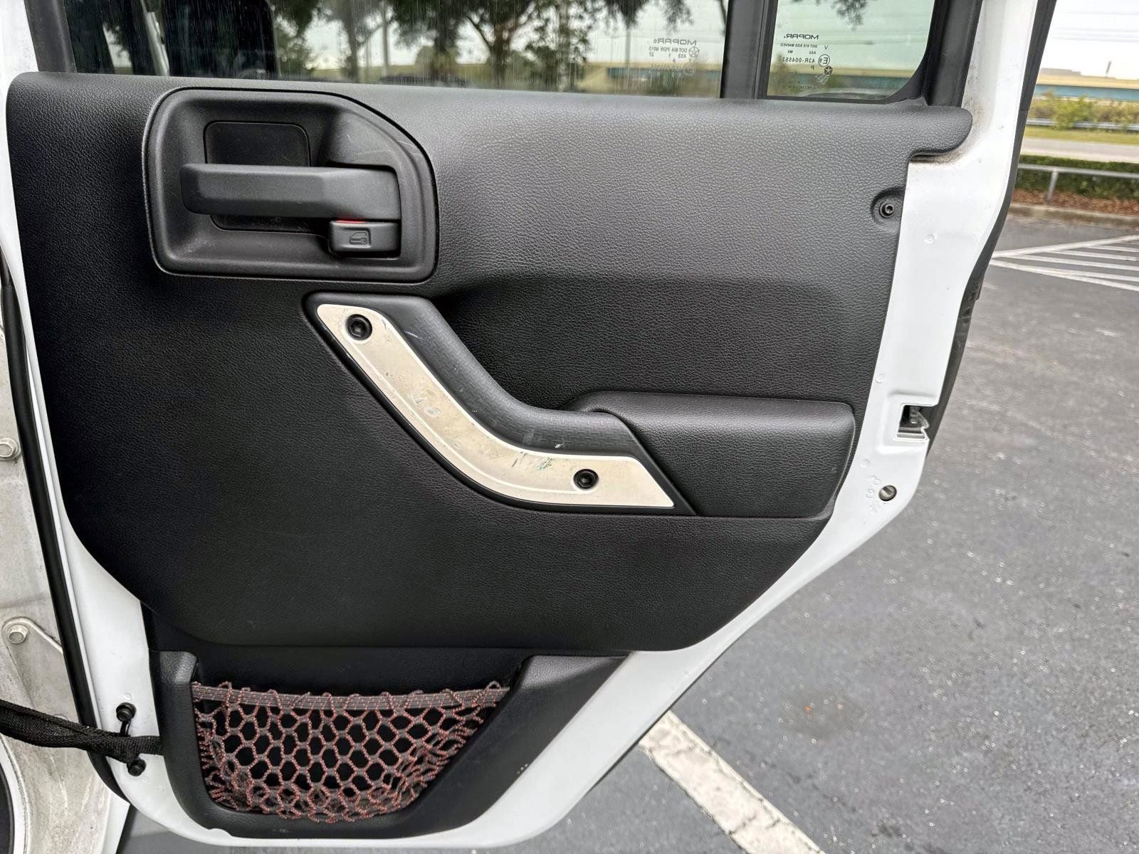 Used 2012 Jeep Wrangler Unlimited Sahara image 16