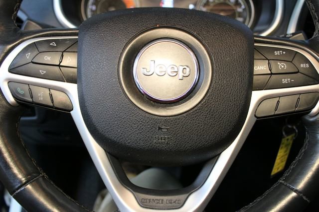 Used 2016 Jeep Cherokee Trailhawk w/ Leather Interior Group AWD/4WD image 20