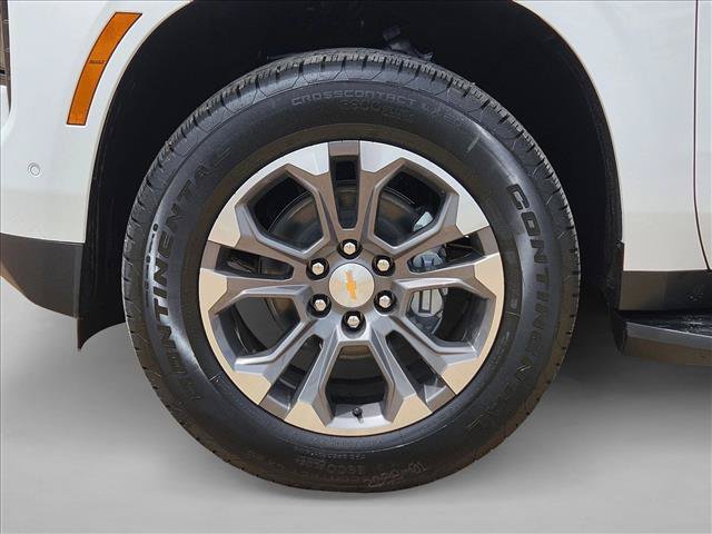 New 2026 Chevrolet Suburban LS RWD image 16