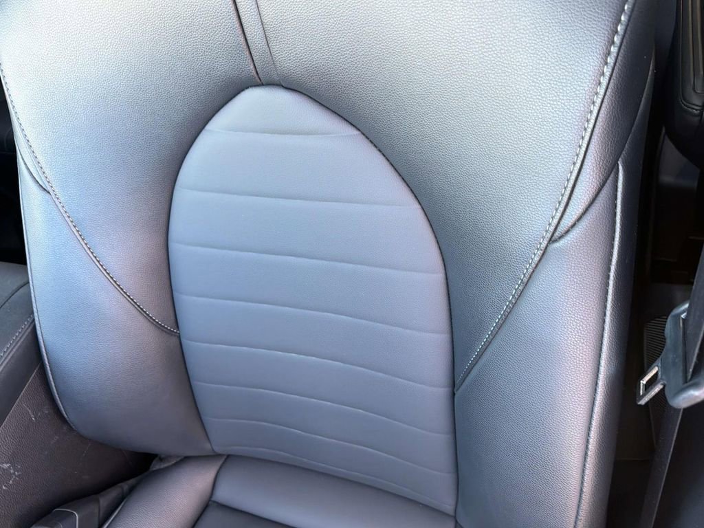 Certified 2025 Toyota Highlander XLE image 27