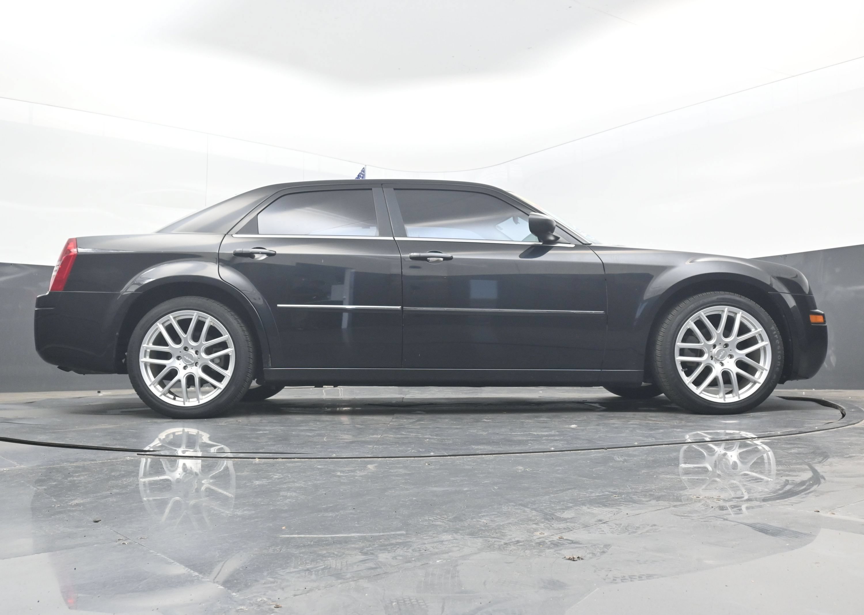 Used 2008 Chrysler 300 LX RWD image 27