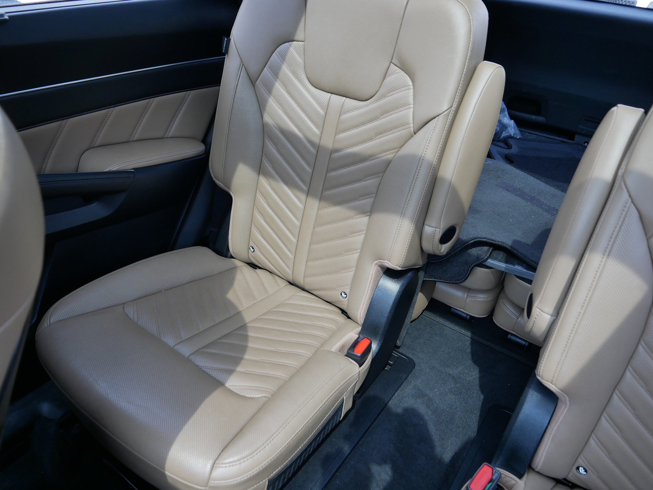 Certified 2024 Kia Sorento SX Prestige w/ Olive Brown Leather Package image 12