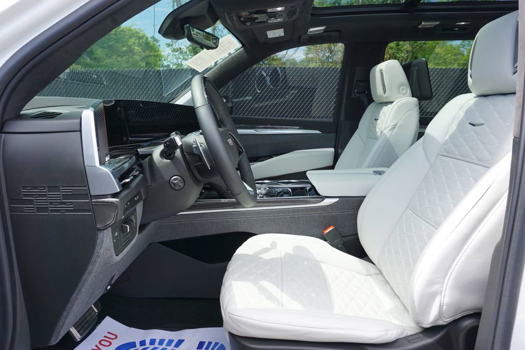 Used 2025 Cadillac Escalade ESV V image 20