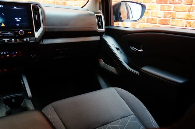 Used 2025 Nissan Frontier SV w/ SV Convenience Package AWD/4WD image 33