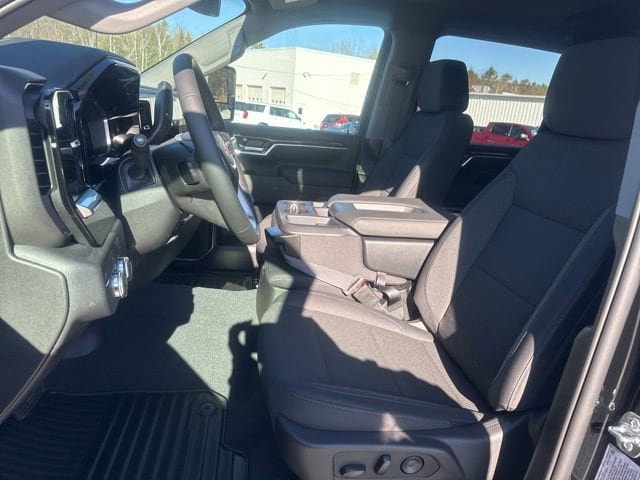New 2026 GMC Sierra 2500 SLE w/ Preferred Package AWD/4WD image 13