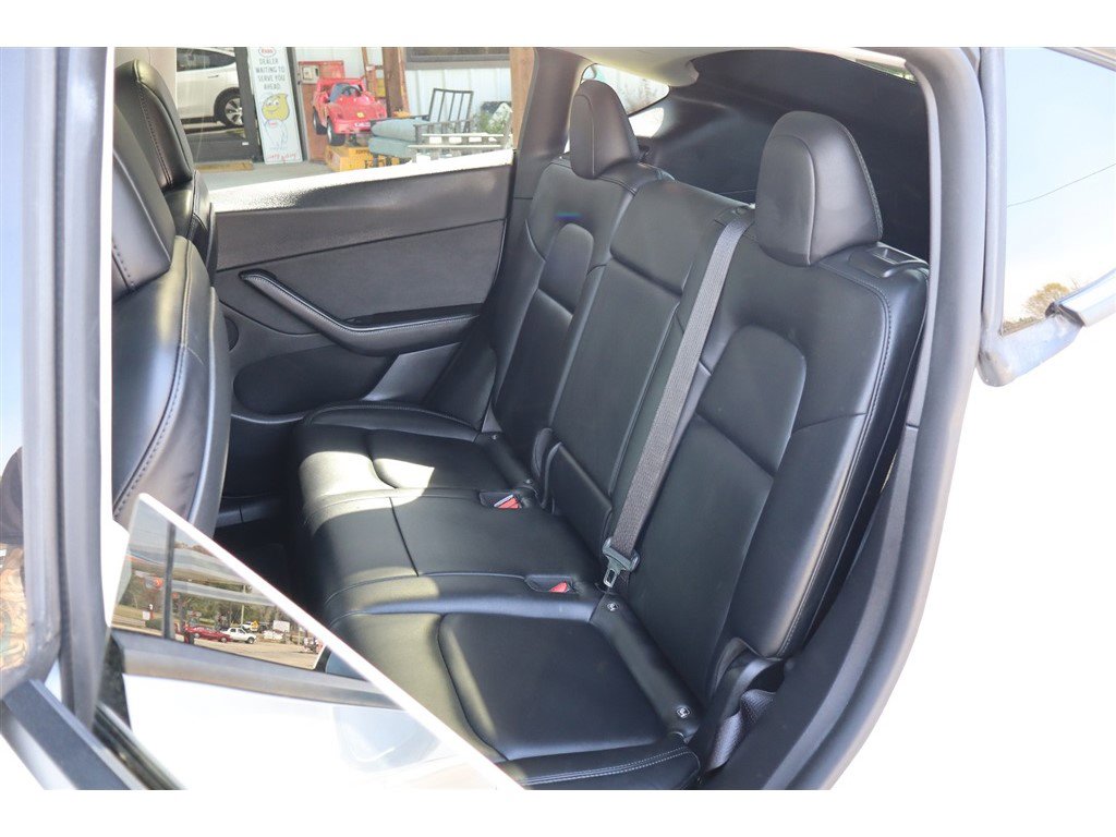 Used 2021 Tesla Model Y Long Range image 15