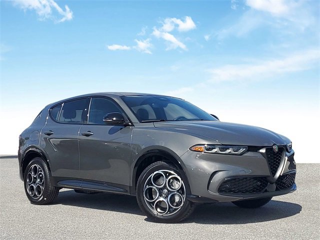New 2025 Alfa Romeo Tonale w/ Premium Package image 1