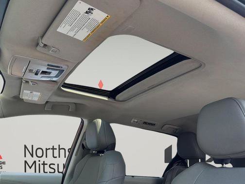 Used 2023 Toyota Sienna XLE FWD image 20