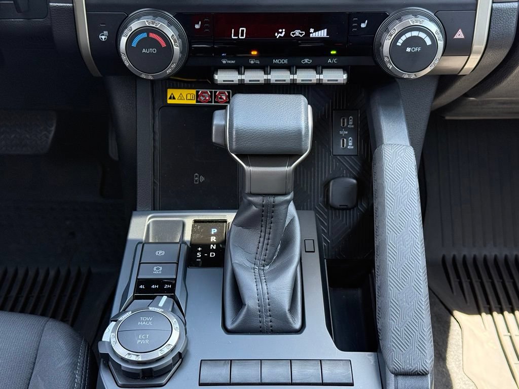 Certified 2025 Toyota Tacoma SR5 AWD/4WD image 27