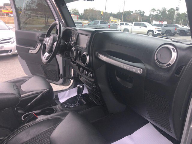 Used 2015 Jeep Wrangler Sport image 16