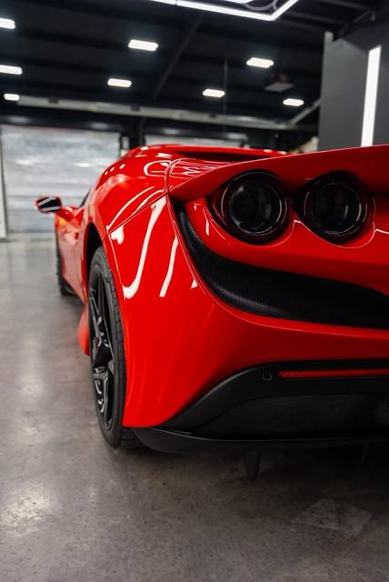 Used 2021 Ferrari F8 Tributo RWD image 9