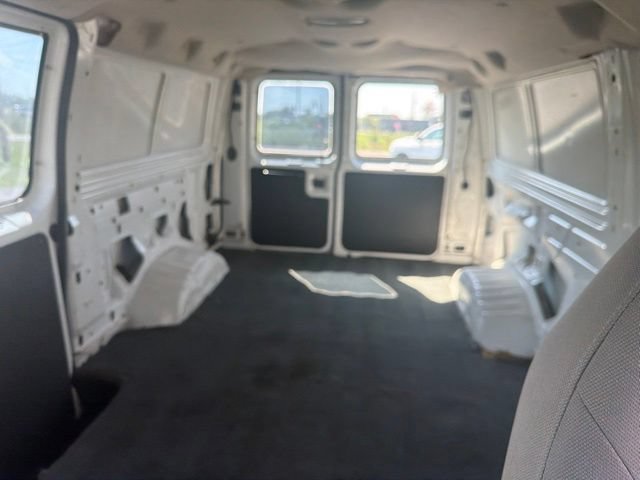 Used 2006 Ford E-250 and Econoline 250 RWD image 15
