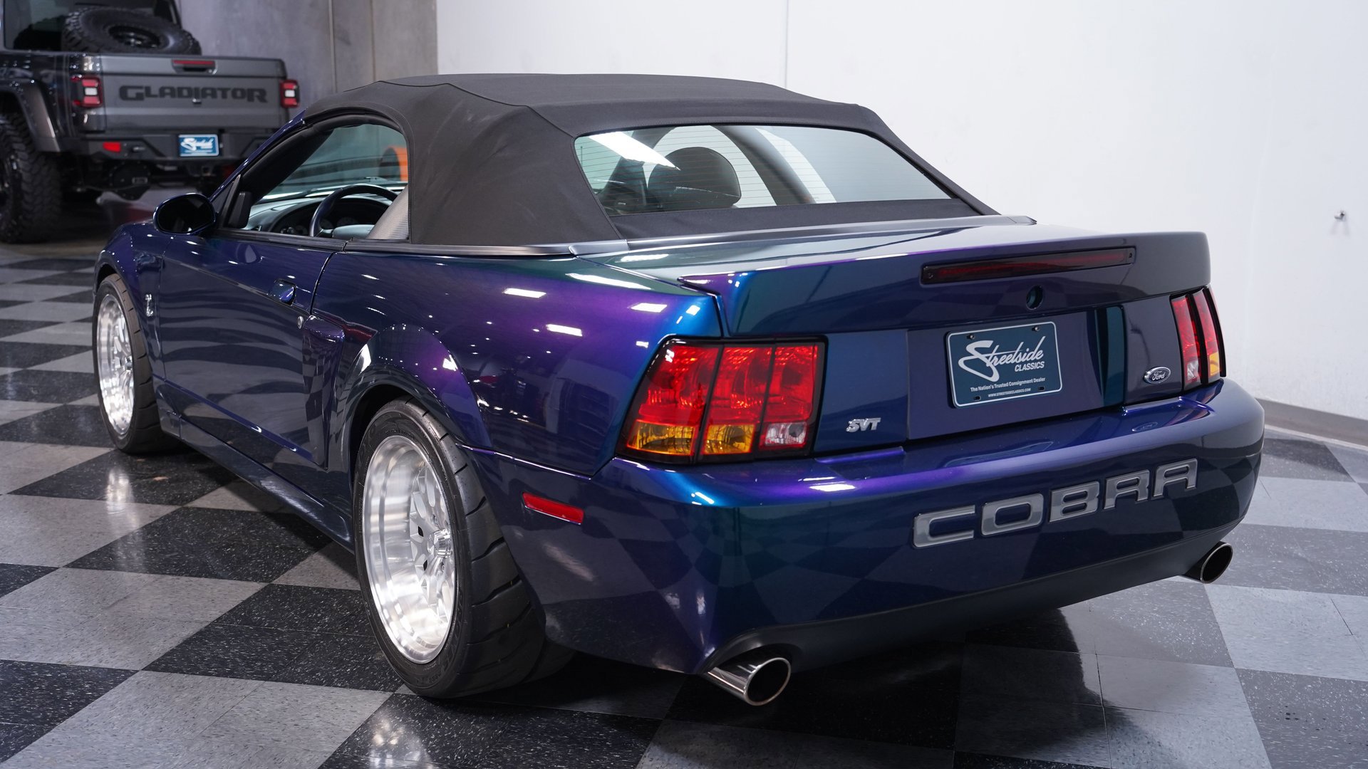 Used 2004 Ford Mustang Cobra RWD image 8