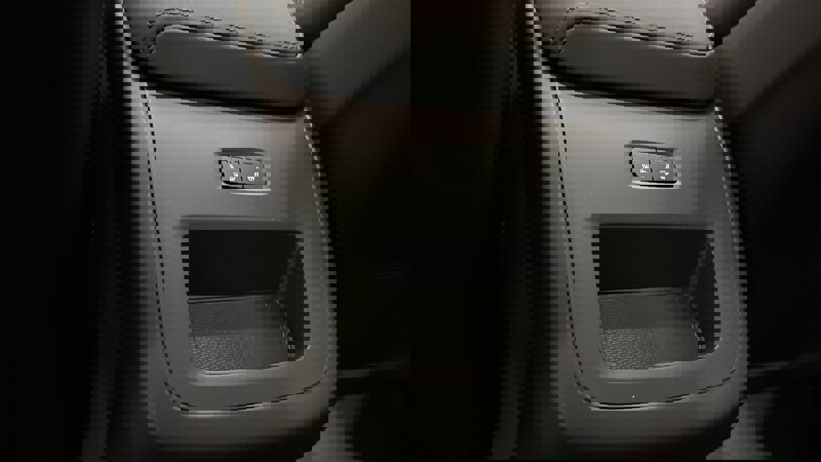 New 2026 Volvo XC60 T8 Ultra w/ Protection Package Premier image 28