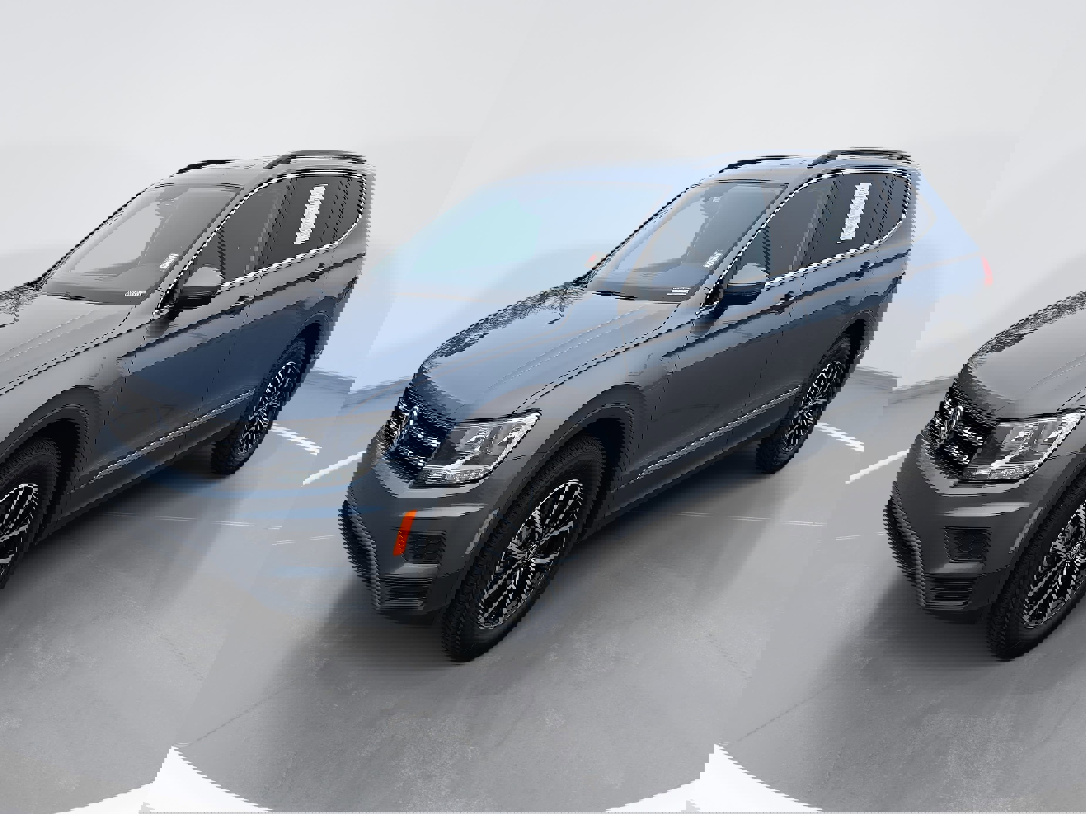 Used 2021 Volkswagen Tiguan SE image 7