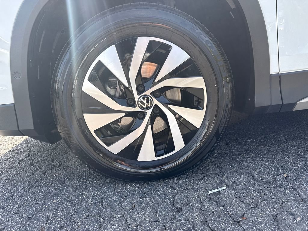 Used 2025 Volkswagen Tiguan S image 28