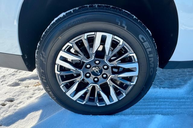 Used 2025 Chevrolet Suburban Z71 AWD/4WD image 12