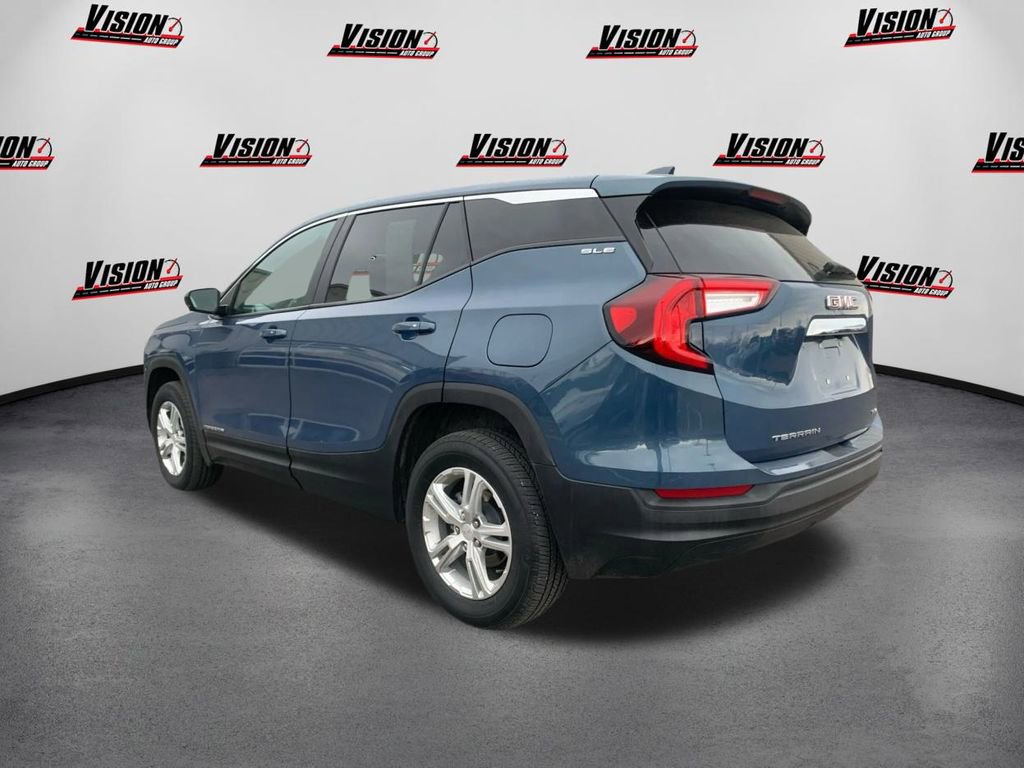 Used 2024 GMC Terrain SLE image 7