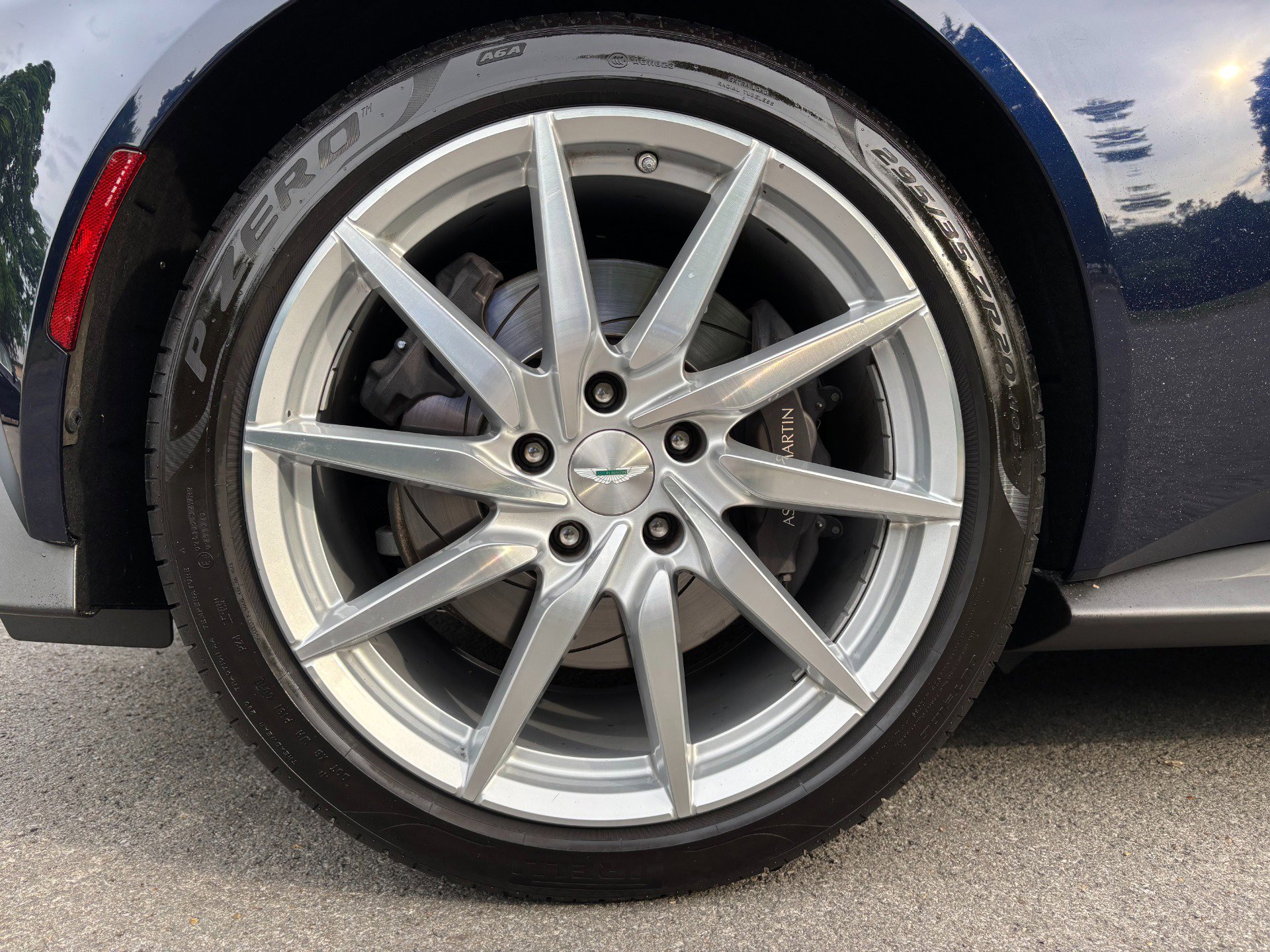 Used 2020 Aston Martin V8 Vantage Coupe RWD image 43
