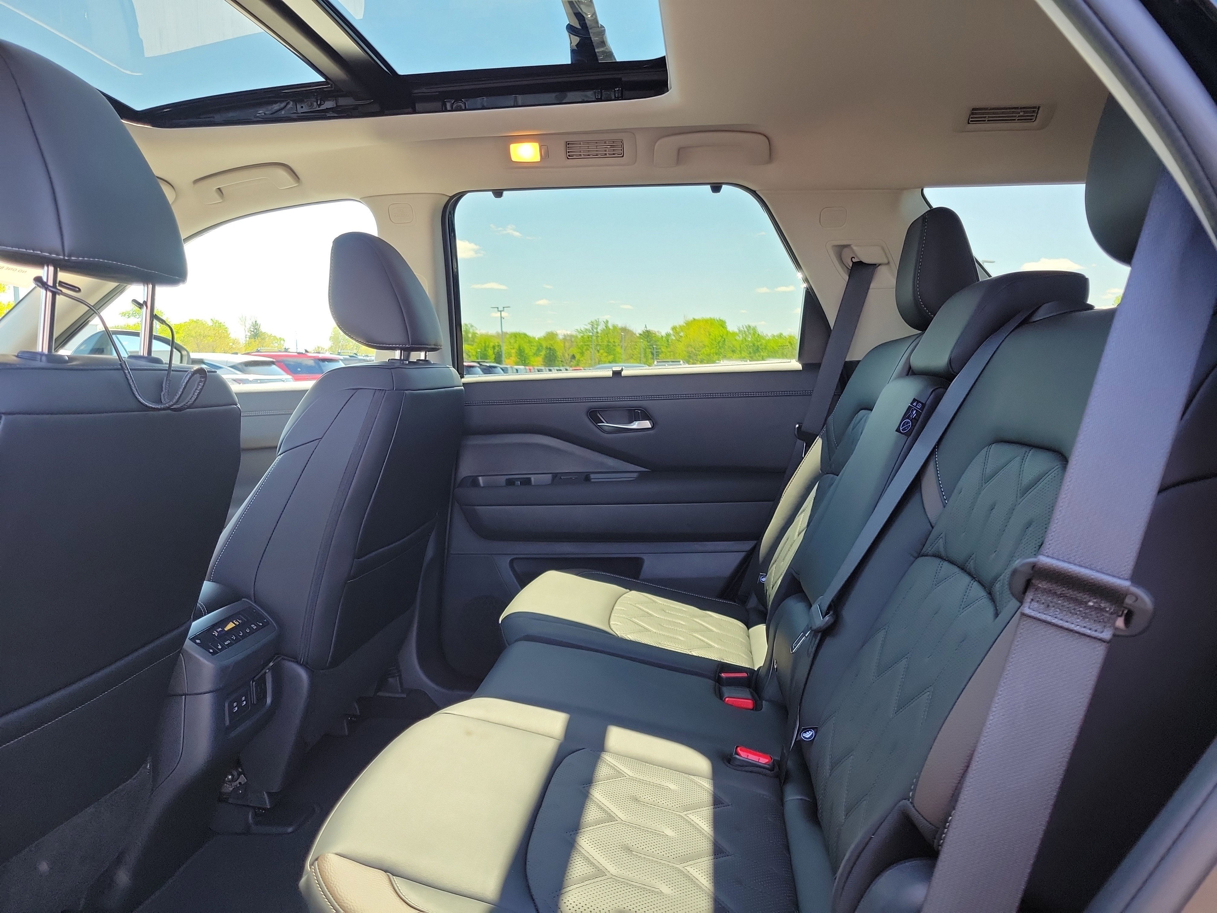 Used 2026 Nissan Pathfinder Platinum w/ Cargo Package AWD/4WD image 11