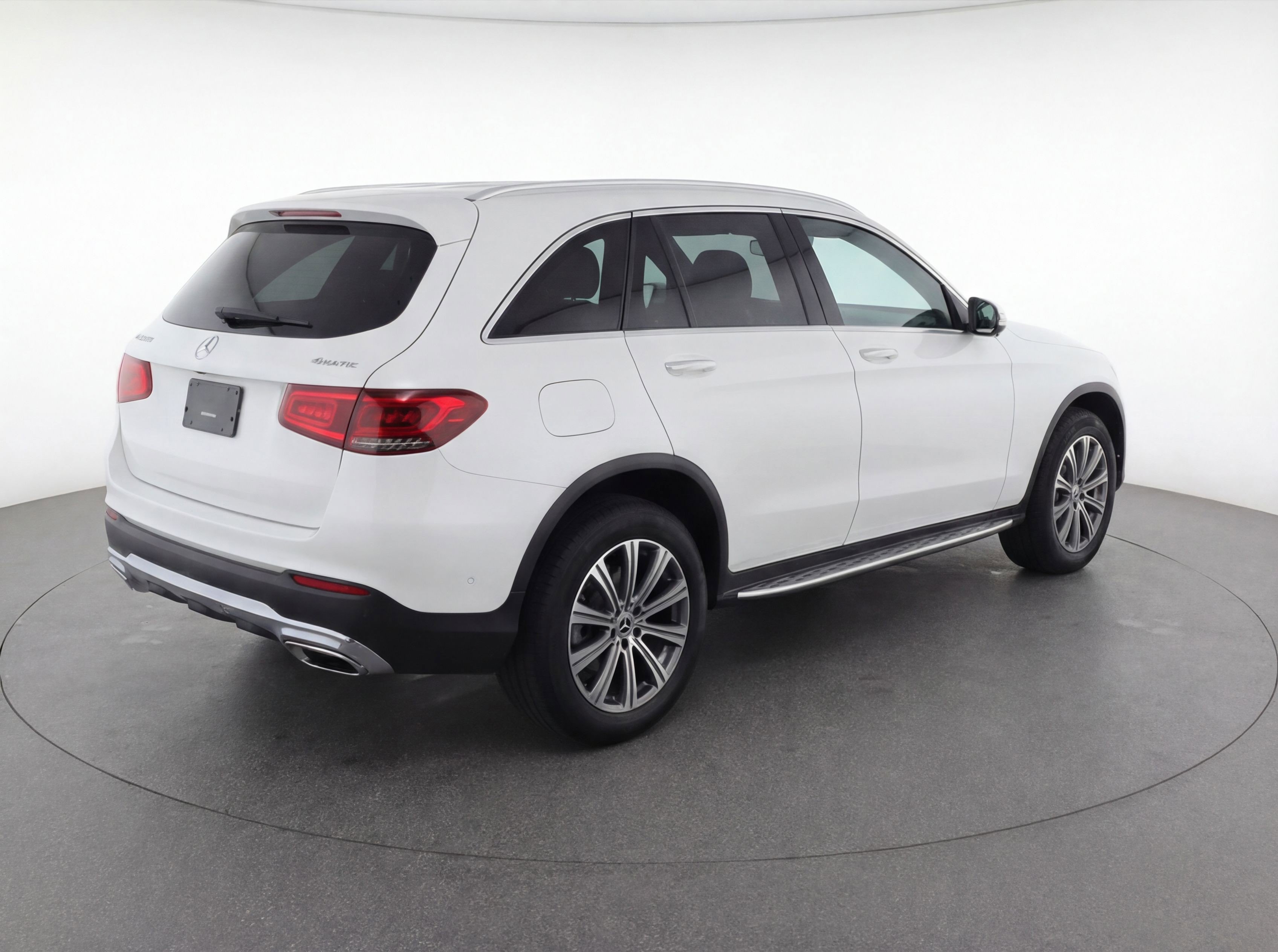 Used 2024 Mercedes-Benz GLC 300 4MATIC image 9