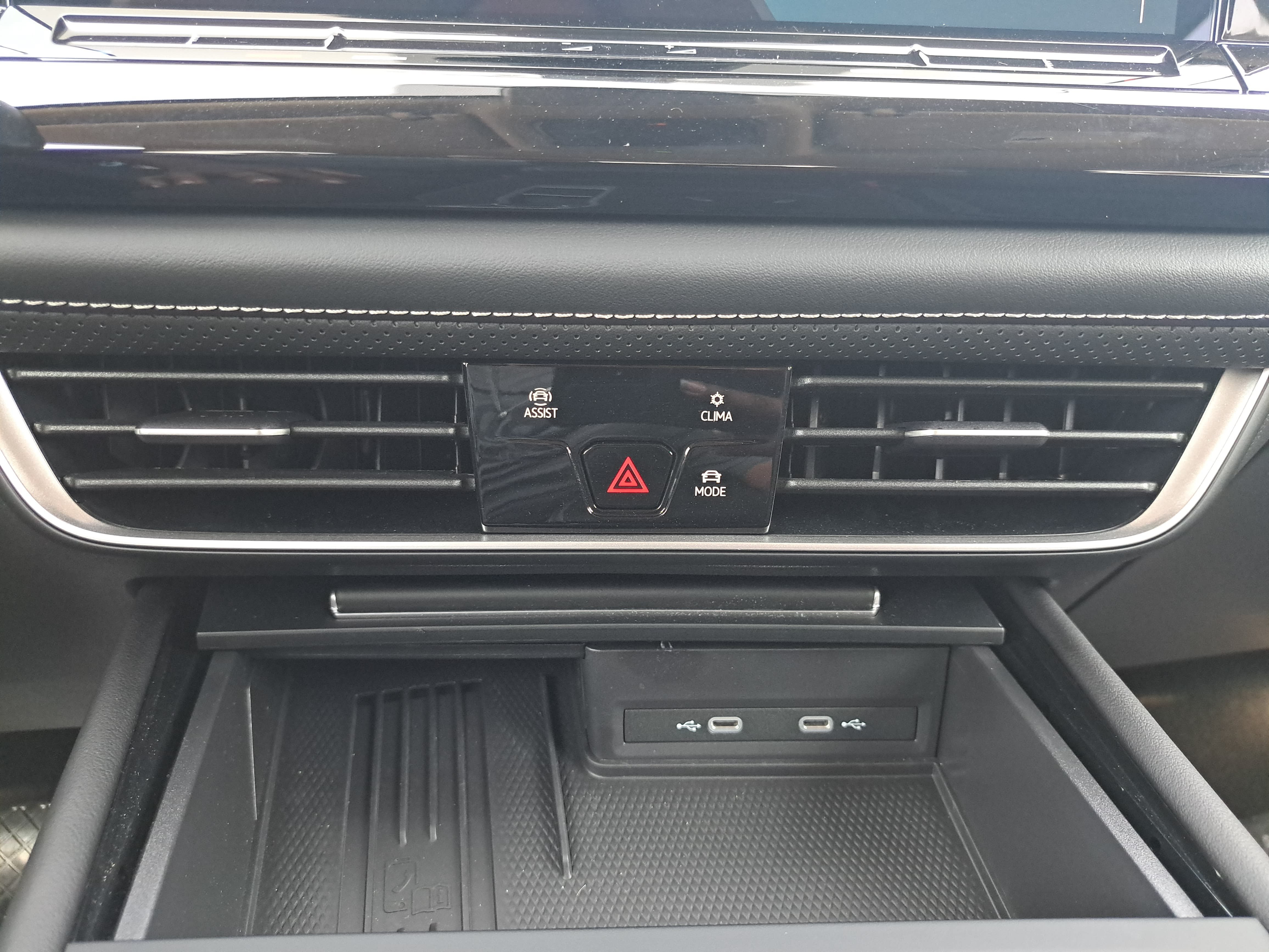 Used 2026 Volkswagen Atlas SE FWD image 21