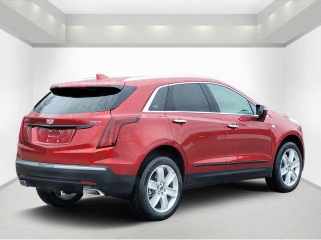 New 2026 Cadillac XT5 Luxury w/ LPO, ONYX Package image 4