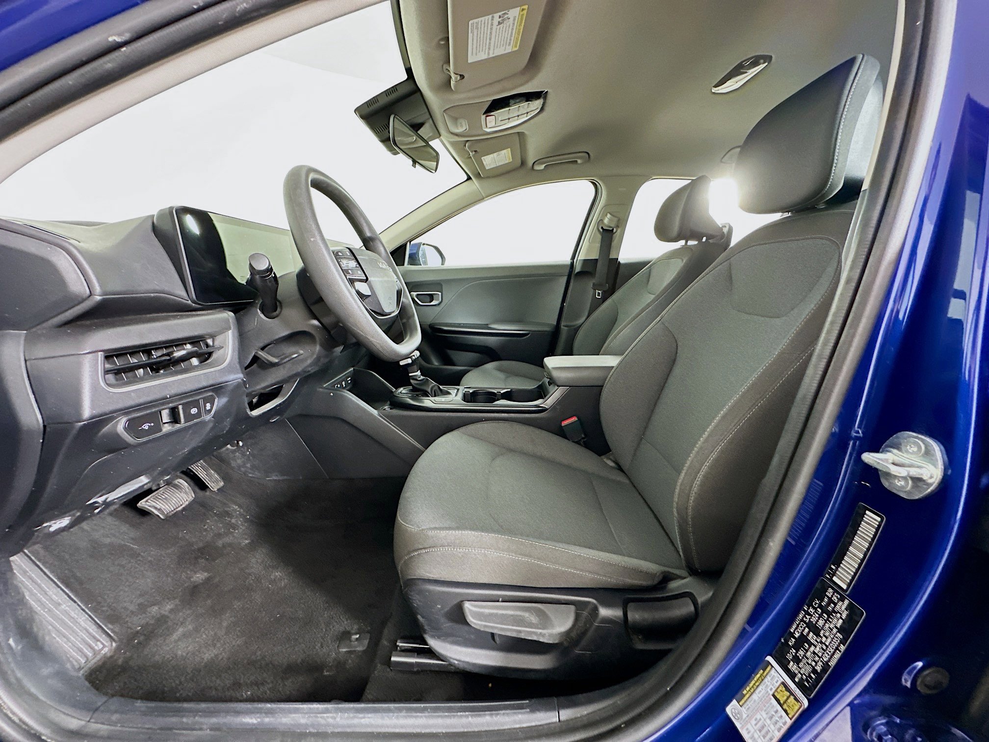 Used 2025 Kia K4 LXS image 13