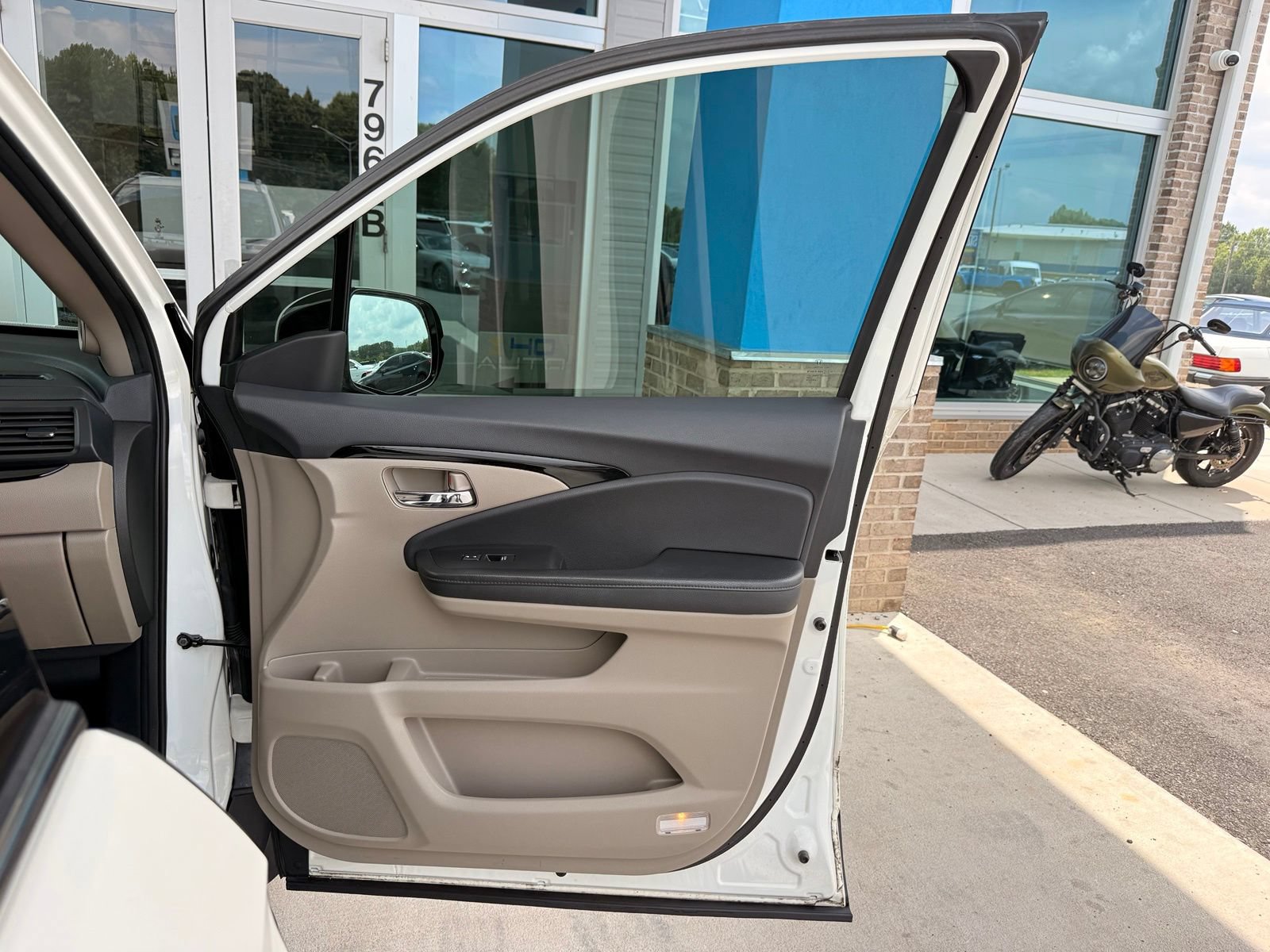 Used 2018 Honda Pilot Touring image 29