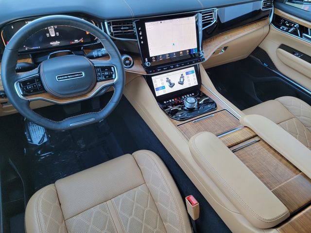 Certified 2025 Jeep Grand Wagoneer Series III w/ HD Trailer Tow Package image 38