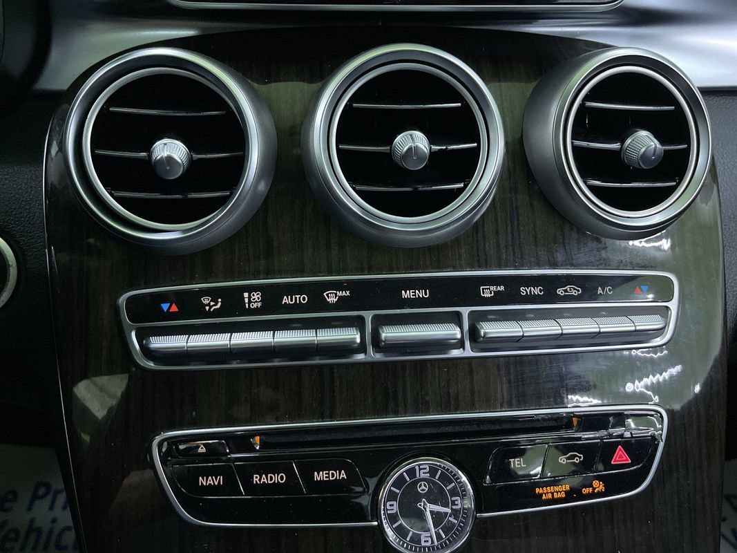 Used 2018 Mercedes-Benz C 300 4MATIC Sedan w/ Premium Package image 23