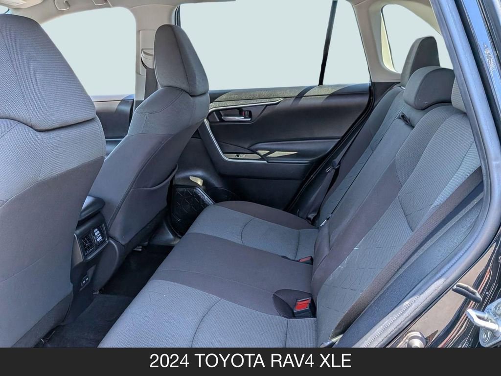 Used 2024 Toyota RAV4 XLE AWD/4WD image 15
