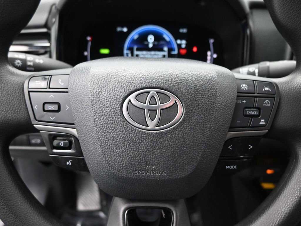 Used 2025 Toyota Camry LE image 17