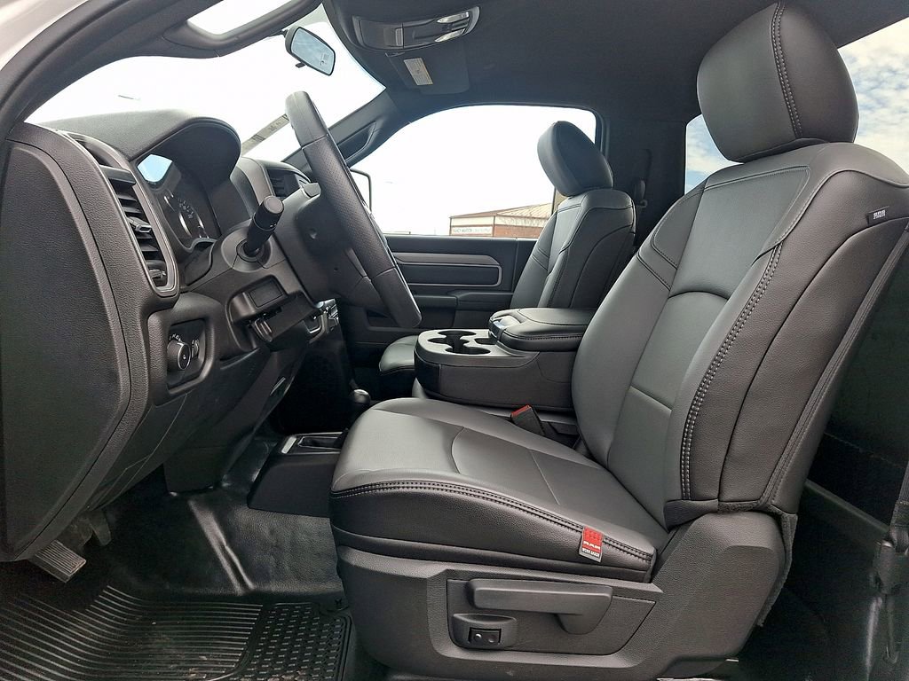 Used 2024 RAM 2500 Tradesman w/ Chrome Appearance Group image 10