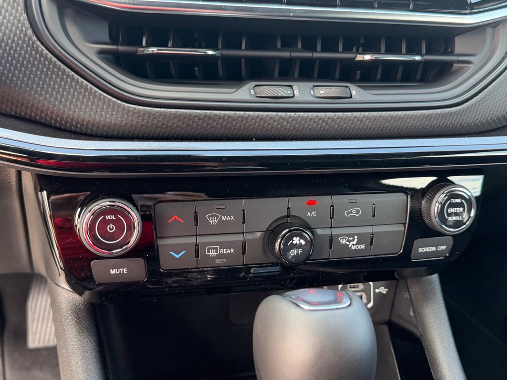 New 2026 Jeep Compass Latitude AWD/4WD image 23