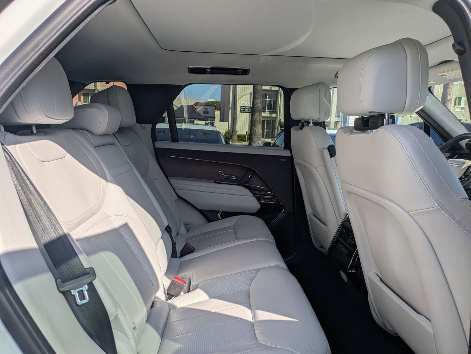 Used 2023 Land Rover Range Rover Sport SE AWD/4WD image 28